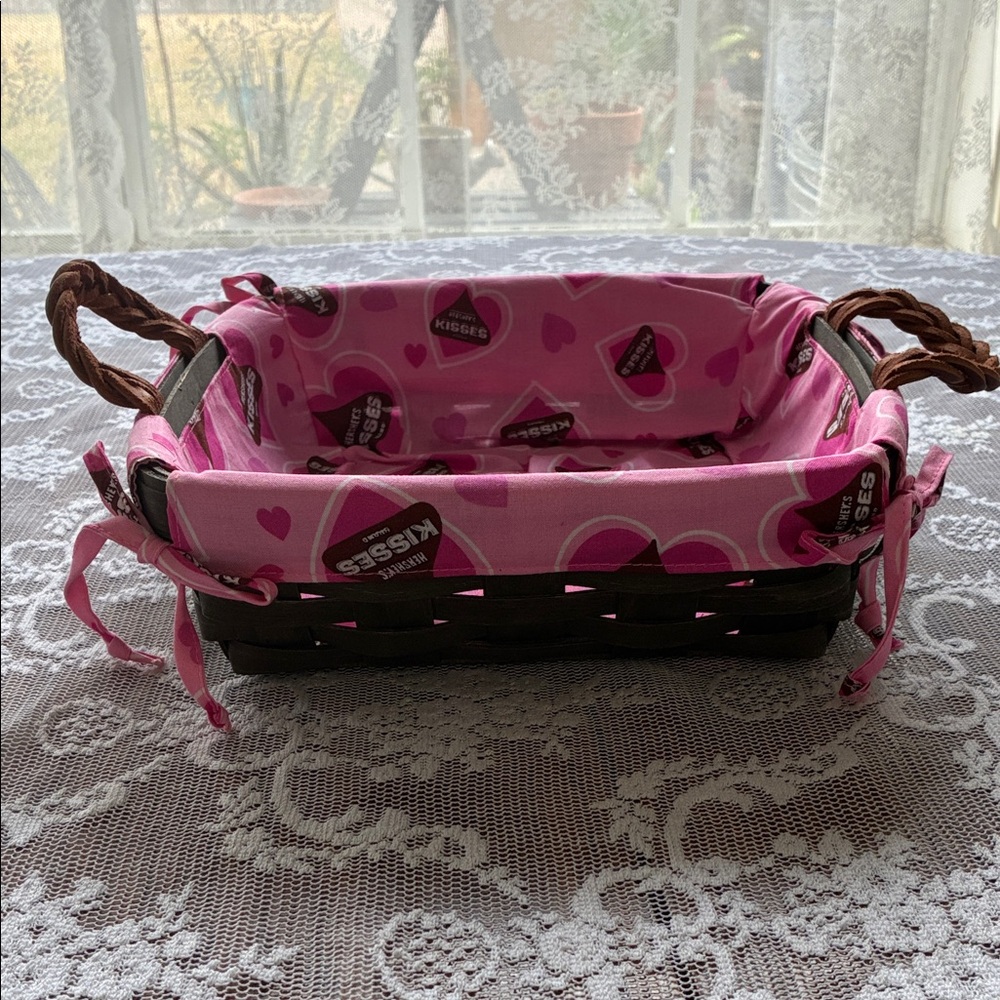 Longaberger Hershey’s Kisses Sweetheart  Basket hard to find